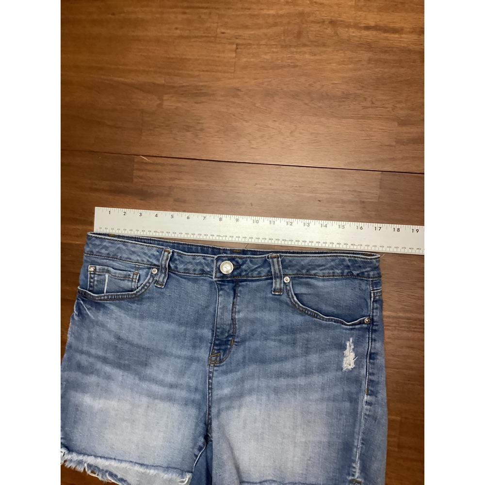 Seven7 Womens Denim Shorts Medium Wash Raw Hem Distressed Size 12 - Picture 5 of 8